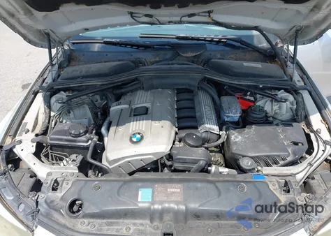 2006 BMW 525 Xi z USA, uszkodzony, nr VIN WBANF33596CS37359